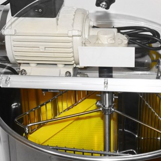 Extracteur de miel avec cuve Mellarius OptiLine 3 r. avec moteur électrique 230V P40