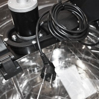 Extracteur de miel Lysoň Basic 4 cadres électrique - sans axe - 230V P60