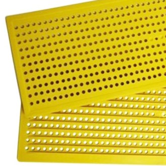 Grille à propolis large 408x148 mm, diamètre de trou 4,8 mm